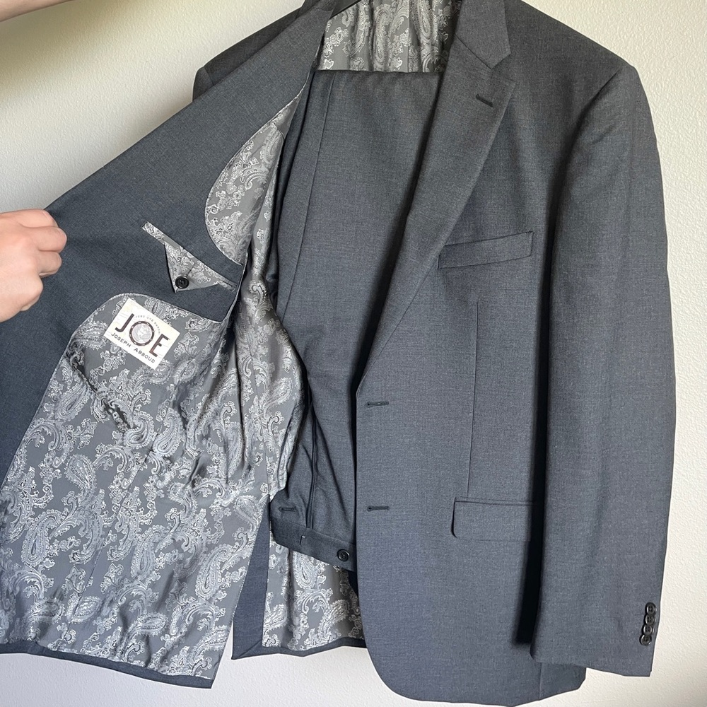 Joseph Abboud Men’s Suit